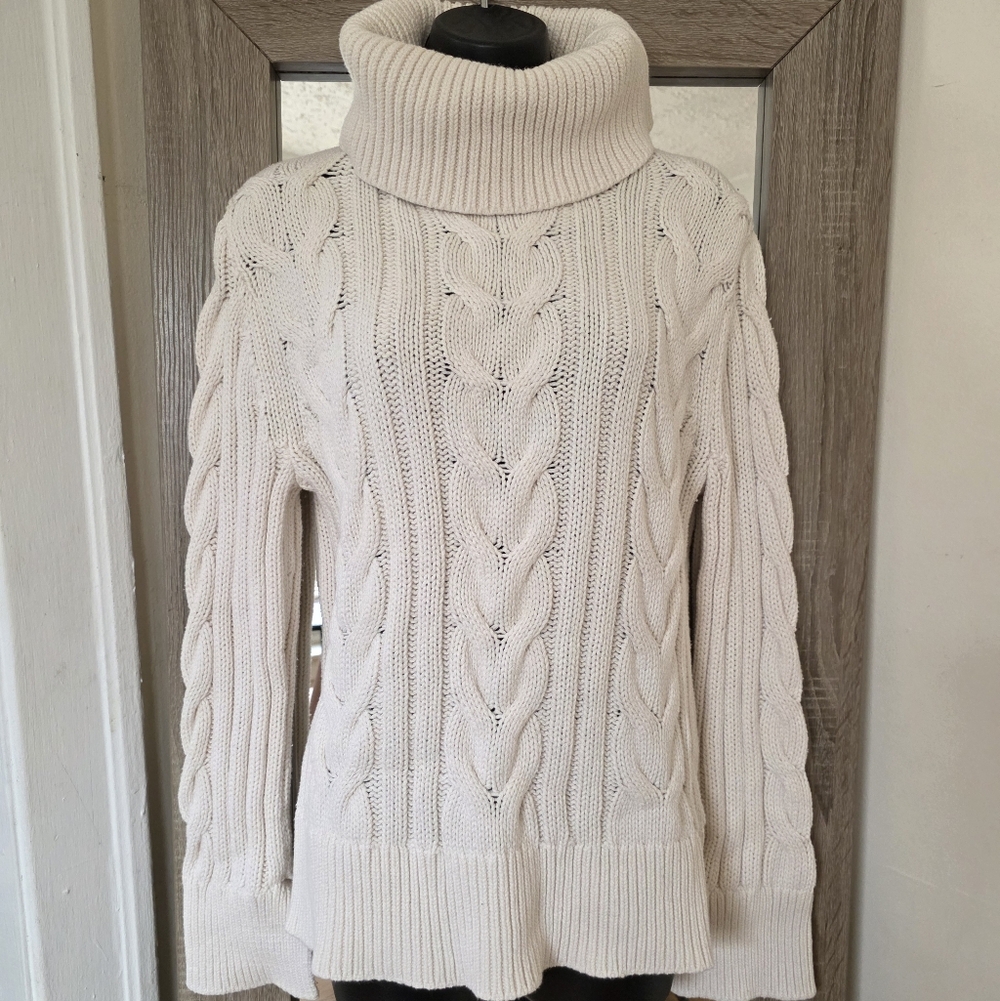 ☆Banana Republic Cream Cable Knit Sweater☆
